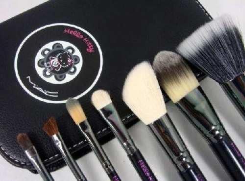 Kit com 7 pincéis Hello Kitty - Réplica MAC